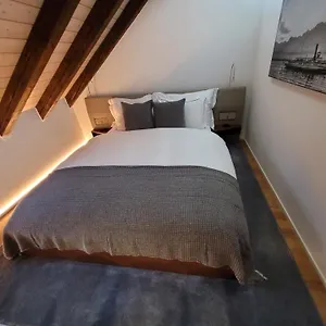 Le Bijou Lintheschergasse / Hb Apartment